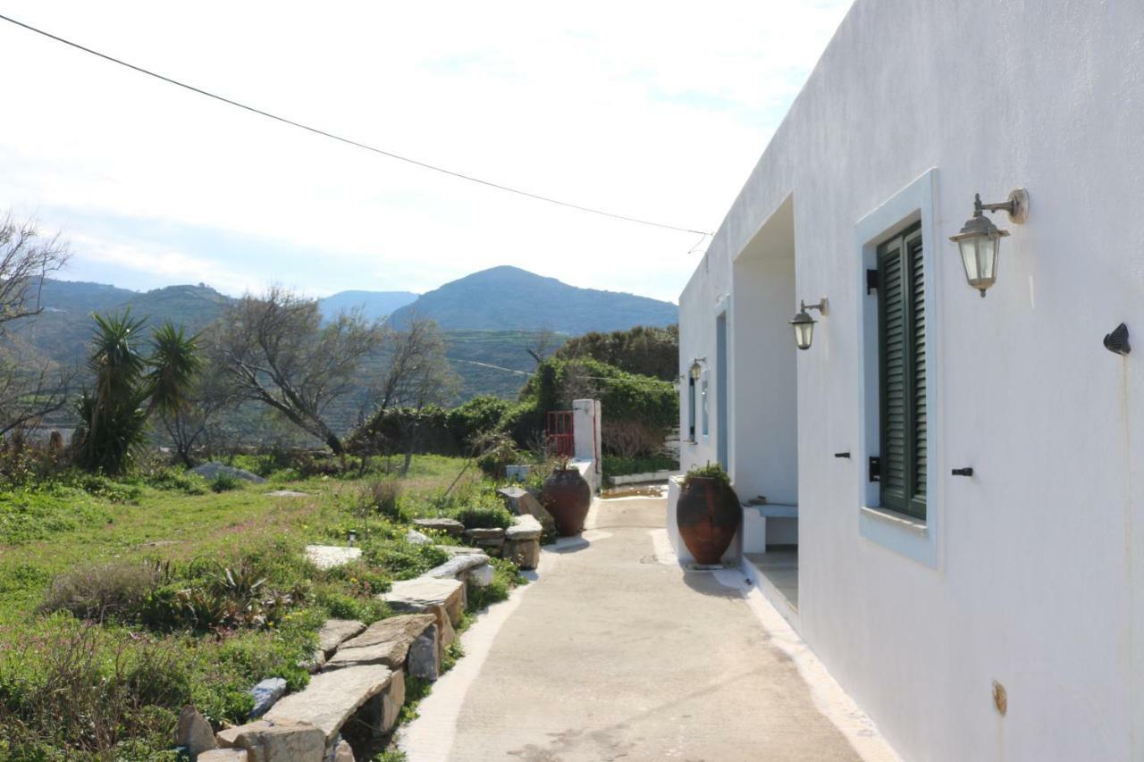 Villa Avgoustis' Stone House à Otziás Extérieur photo