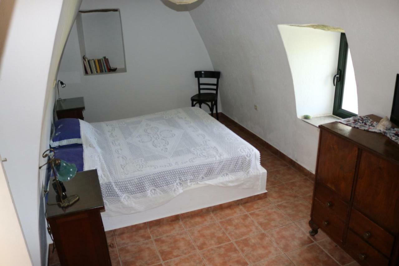 Villa Avgoustis' Stone House à Otziás Extérieur photo
